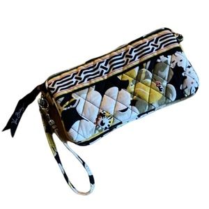 2/$30 Vera Bradley Wristlet Dogwood Pattern 7.5”x4” Expandable Adjustable Strap